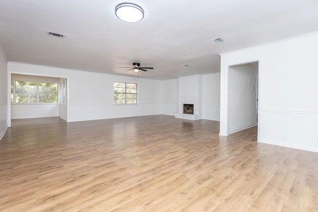 Building Photo - Home for Rent on the Bayou
