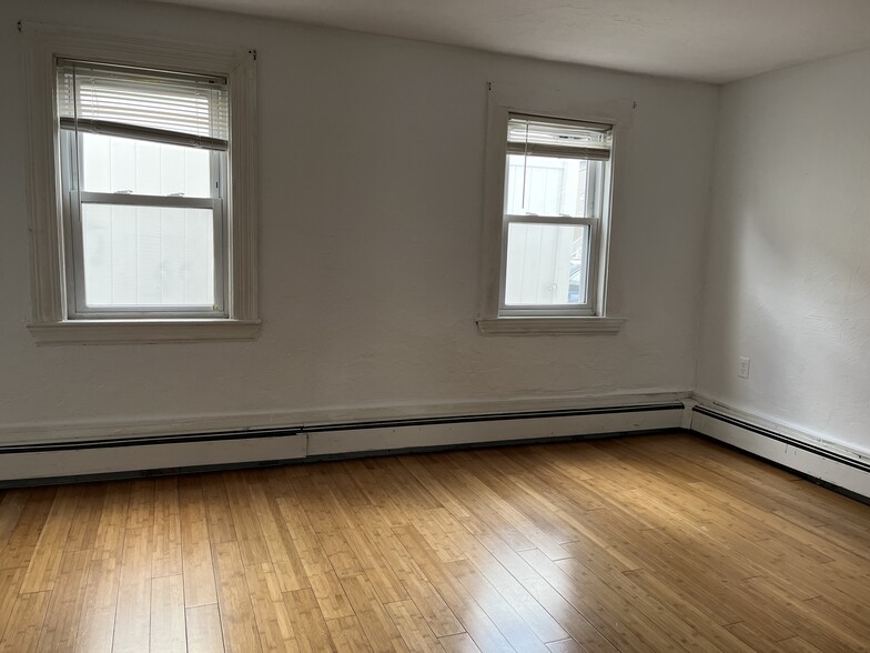 Building Photo - 132 Larkin St