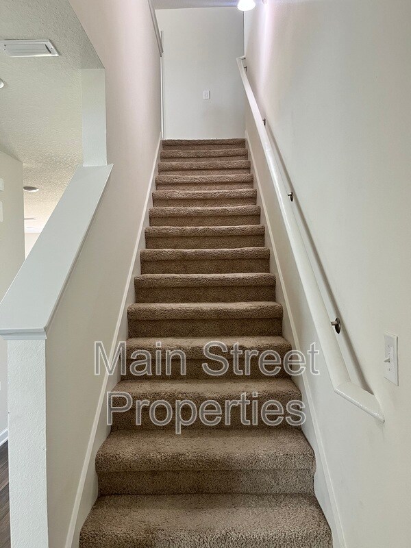 Building Photo - 5862 Blackhorse Cir