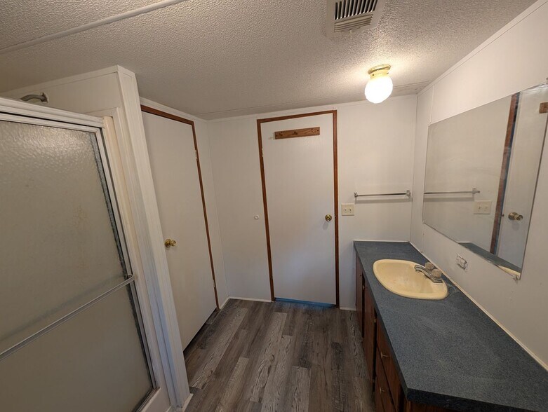 Building Photo - 956 Southern Ave