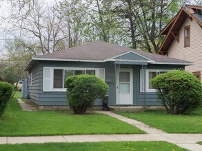Building Photo - 2108 Drexel Ave