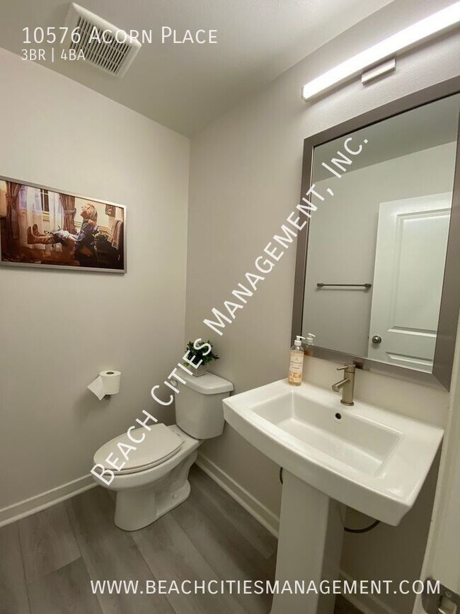 Building Photo - 10576 Acorn Pl