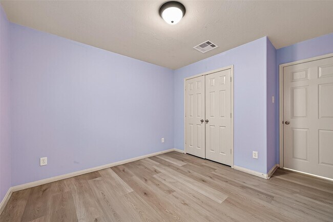 Building Photo - 28207 Chalet Park Dr