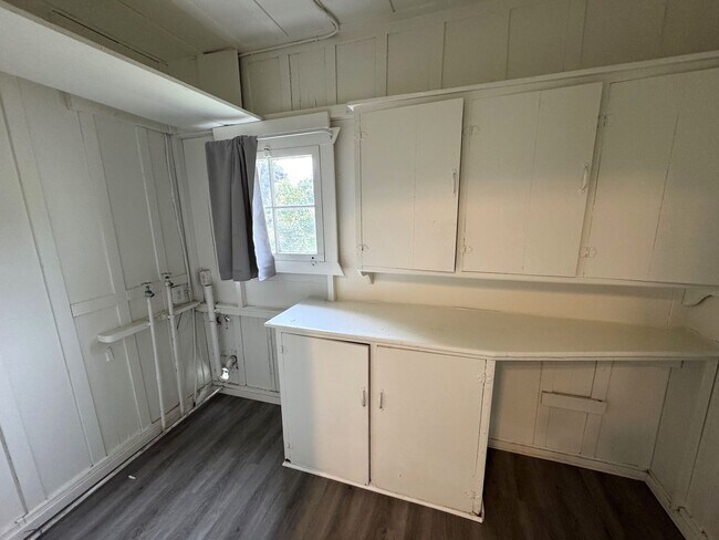 Building Photo - Quiet Fillmore Living