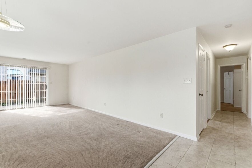 Building Photo - 3403 Waltham Ct