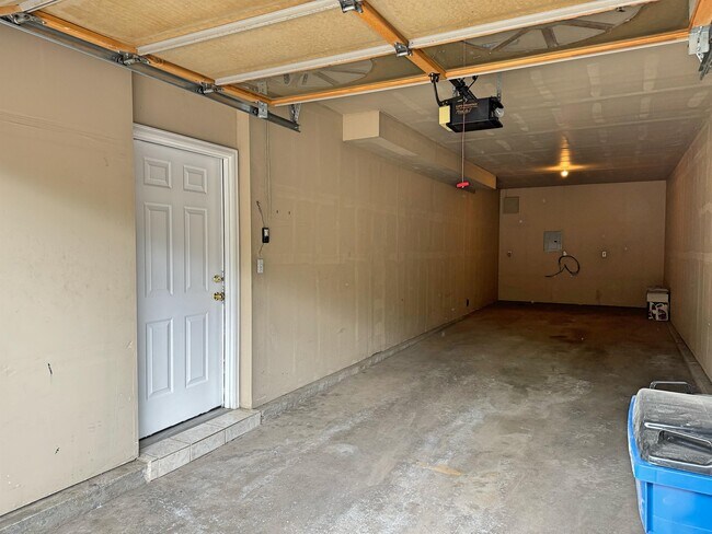 Building Photo - 4271 S Blackhawk Cir