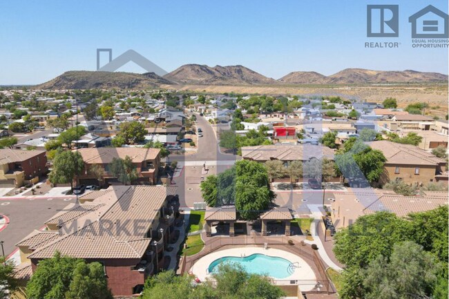 Building Photo - 3Bed/2.5Bath Condo at 35th Ave/Deer Valley...