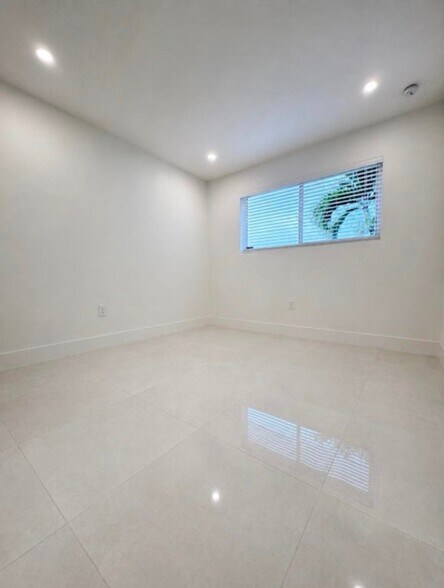 Building Photo - 345 Pinehurst Rd