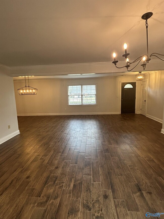 Building Photo - 2327 Quince Dr SE