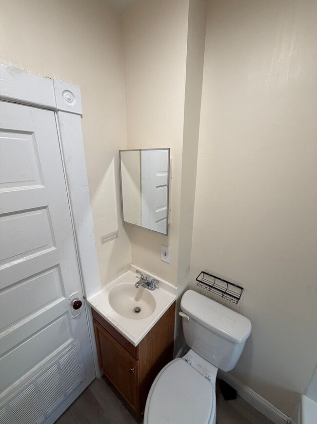 Building Photo - 12 Varney St