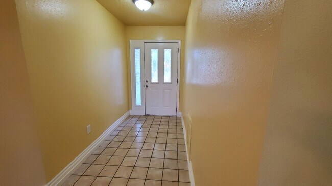 Building Photo - 3 Bedroom 2 Bath home in Bentonville Schoo...
