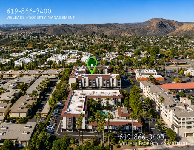 Building Photo - 6930 Hyde Park Dr