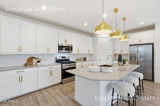 Building Photo - 6627 S Abbey Ln
