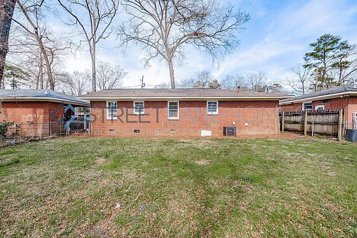 Building Photo - 2716 Walker St