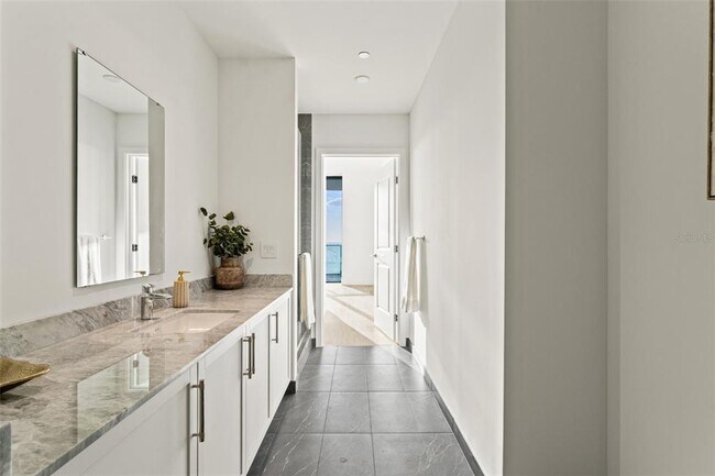 Building Photo - 3015 S Ysabella Ave