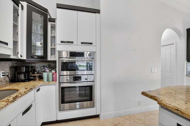 Building Photo - 12466 Baywind Ct