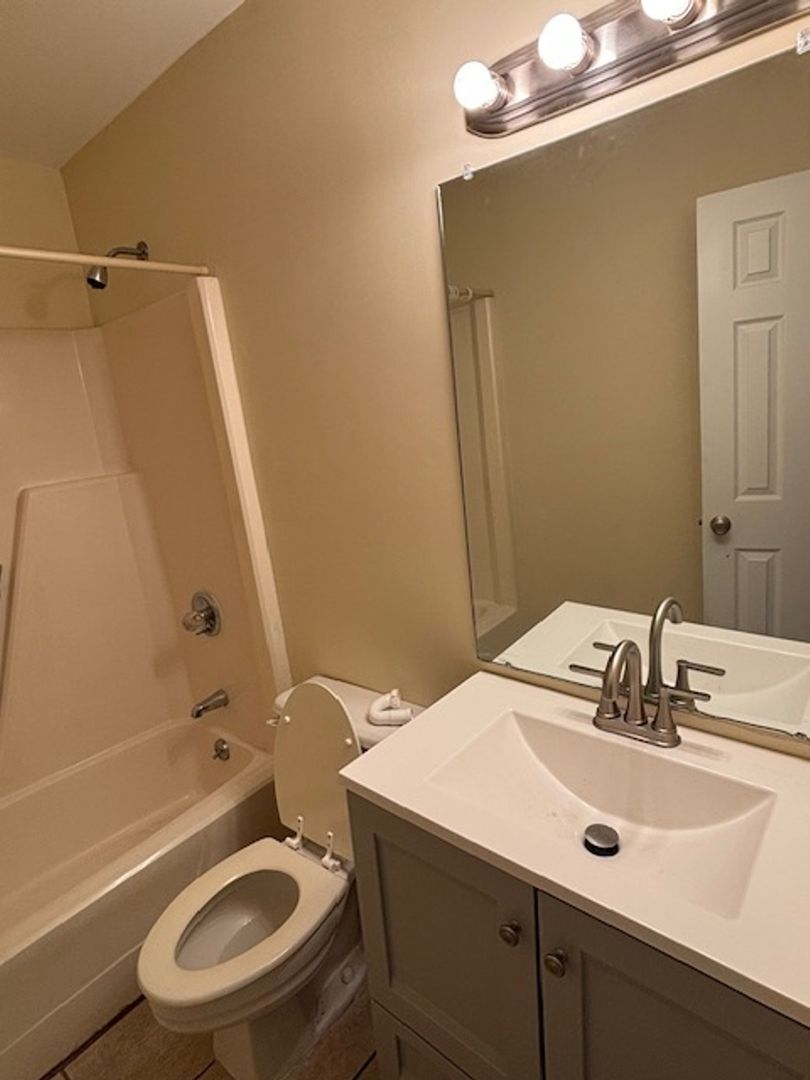 Building Photo - 2420 Stadium Dr