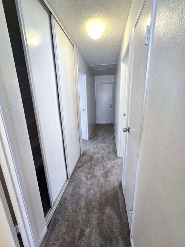 Building Photo - 2br/2bath Home with Garage in Waikele
