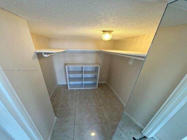 Building Photo - 6039 Collins Ave