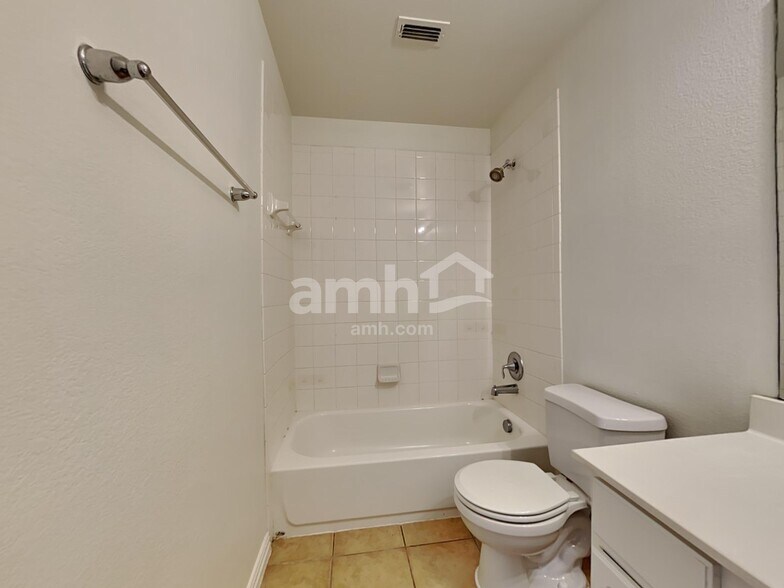 Building Photo - 8752 Lariat Cir