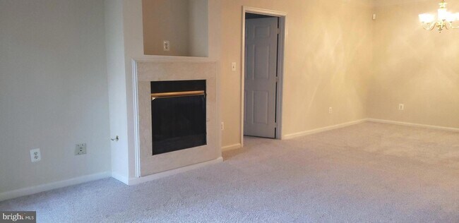 Building Photo - 6501 Grange Ln