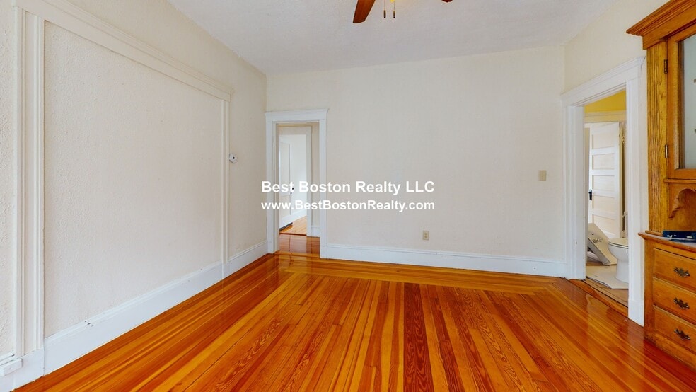 Building Photo - 93 Capen St