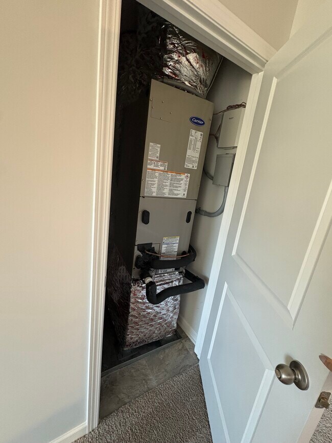 Building Photo - 4316 Oswin Dr