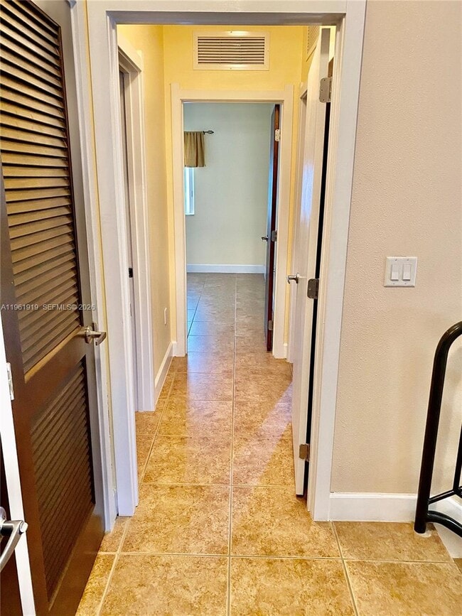 Building Photo - 11115 W Okeechobee Rd