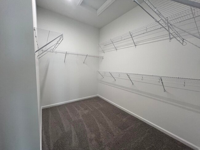 Building Photo - 4910 Longwood Lake Sq