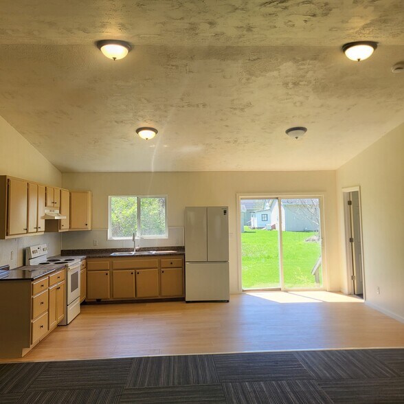 Building Photo - 968 Chicago Ave