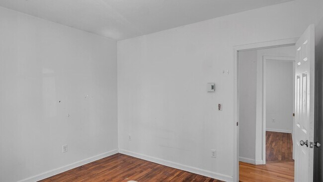 Building Photo - 1442 Main St