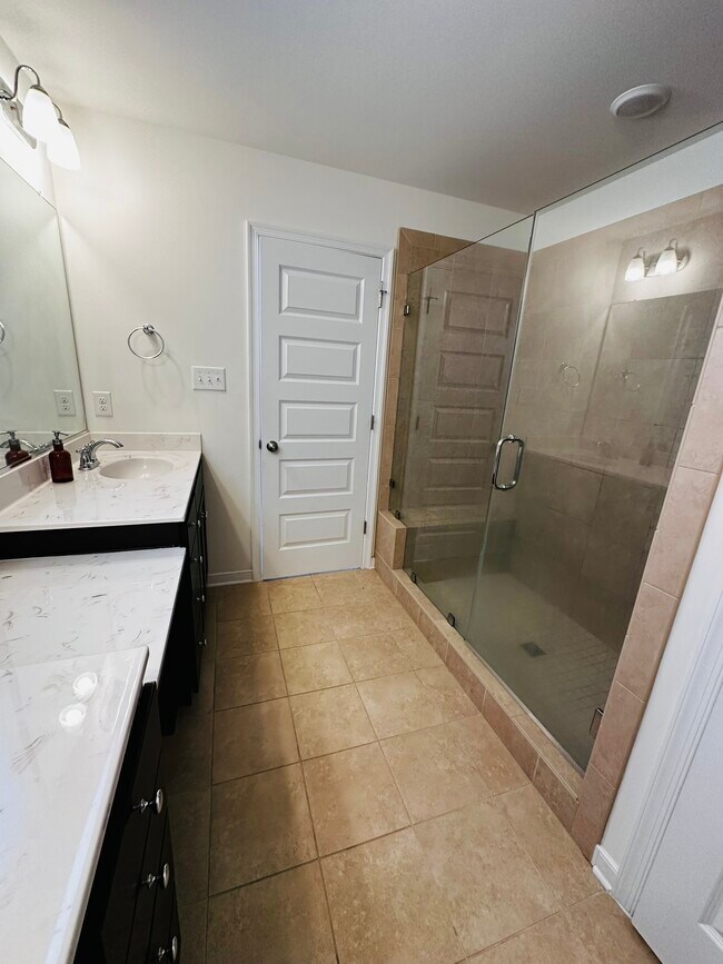 Building Photo - 5604 Benoni Ct