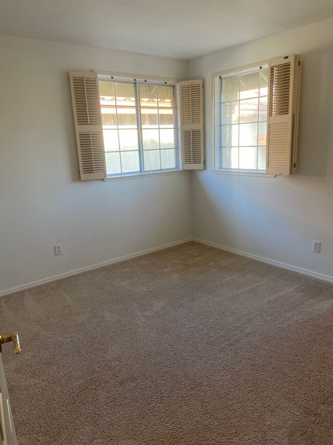 Building Photo - American River Canyon Folsom - 3 Bdrm, 3 Bath in gated community