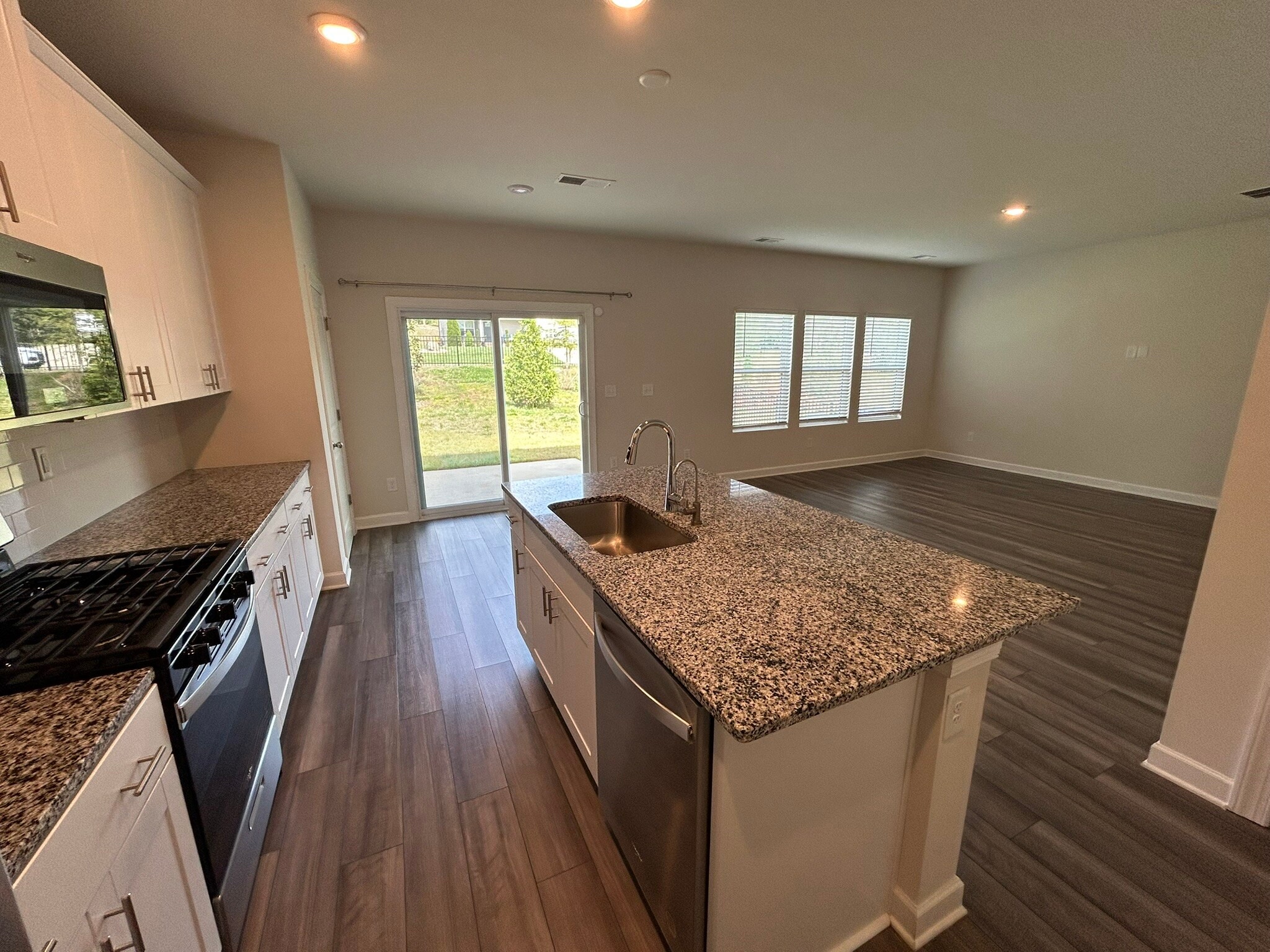 Building Photo - 2016 Belterra Dr