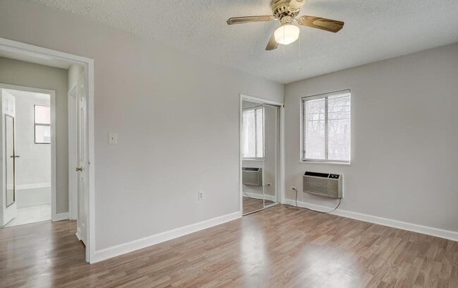 Building Photo - Affordable 2-Bedroom Apartment in Southwes...