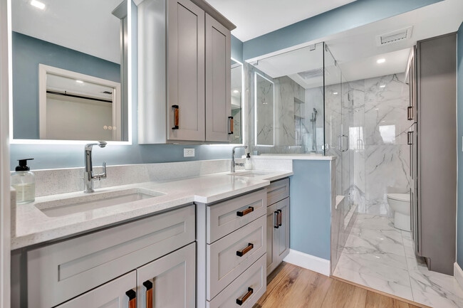 Building Photo - 911 Ocean Dr