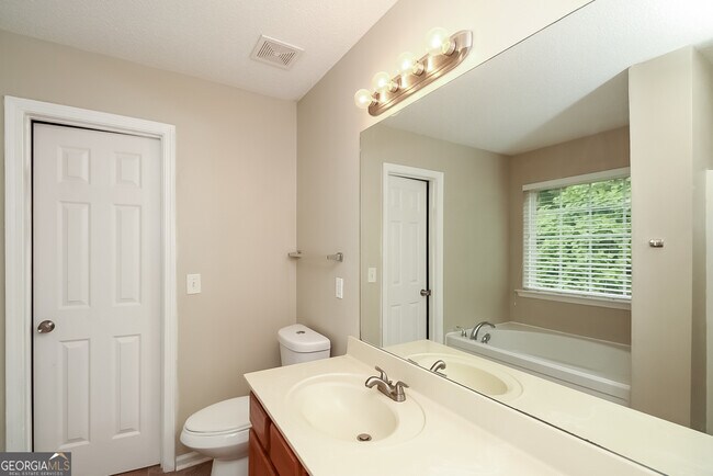 Building Photo - 3041 Sable Run Rd