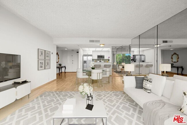 Building Photo - 10535 Wilshire Blvd