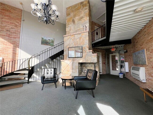 Building Photo - 2033 Mendon Rd
