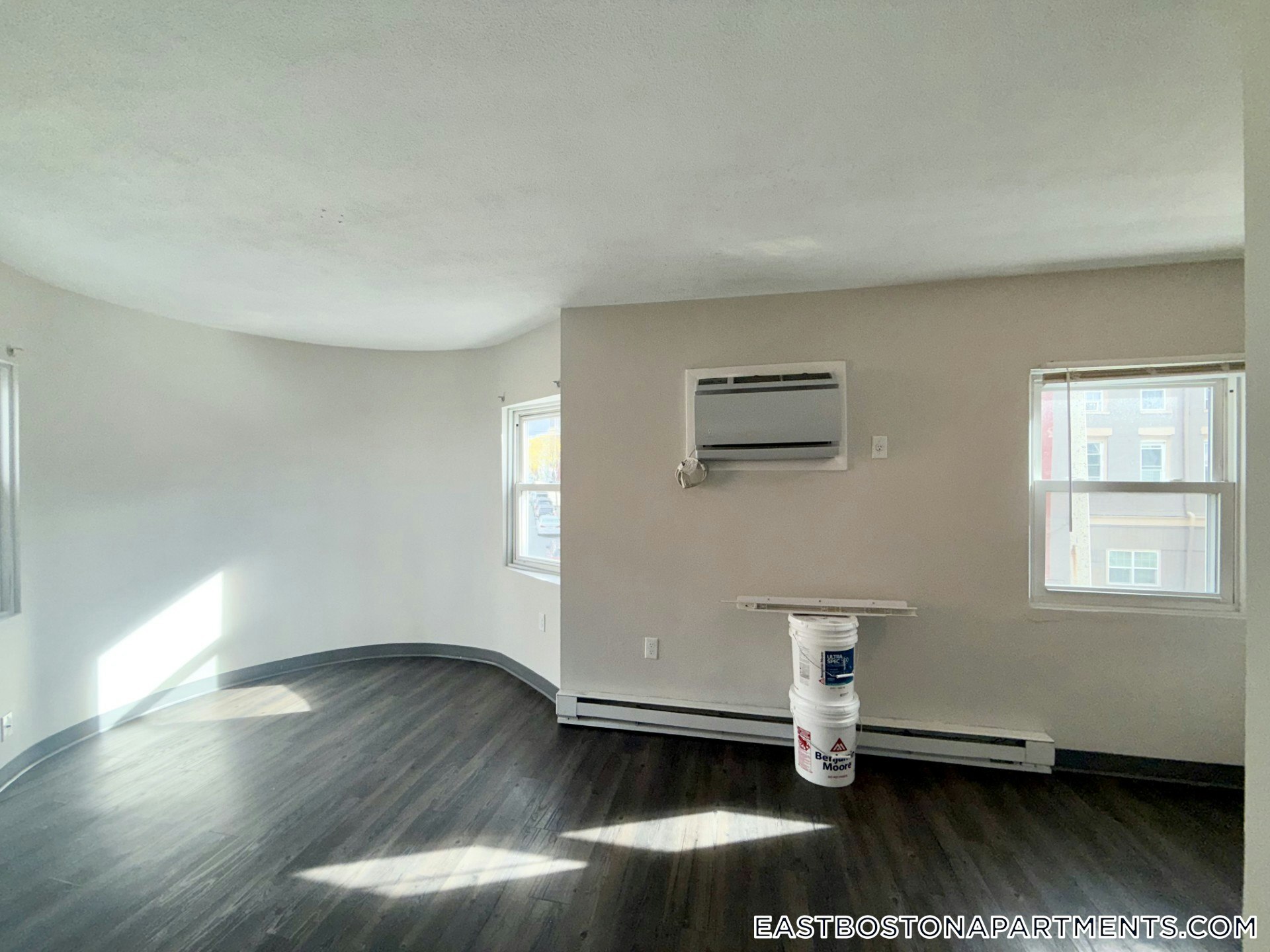 Building Photo - 300 Meridian St