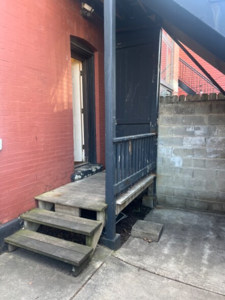Building Photo - 1809 W 21st Pl