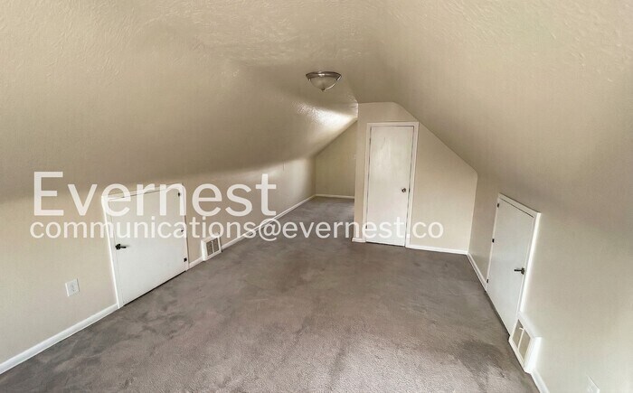 Building Photo - 16913 Lotus Dr