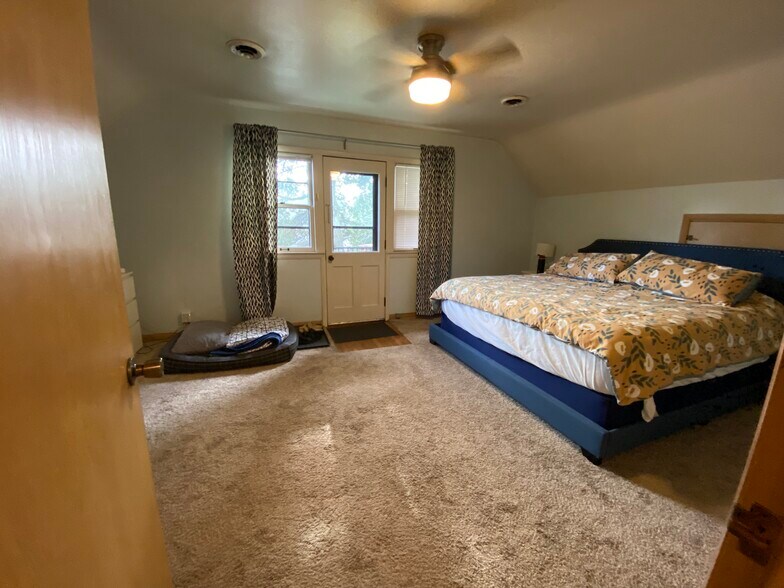 Main bedroom - 1041 S 96th St