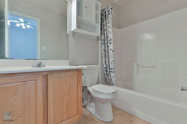 Building Photo - Great 3 bedroom 2 bath home in Wylie district.