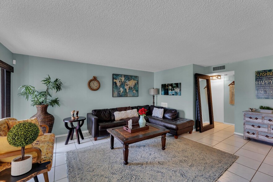 Building Photo - 5650 Camino del Sol