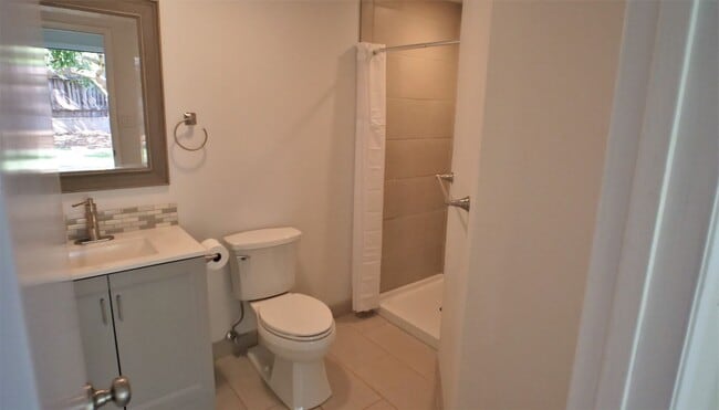 Building Photo - 209 Auhana Rd