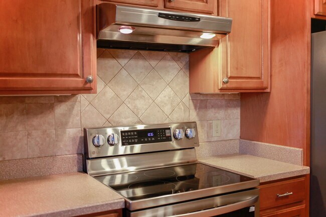 Building Photo - Beautiful for rent home located in central Virginia Beach