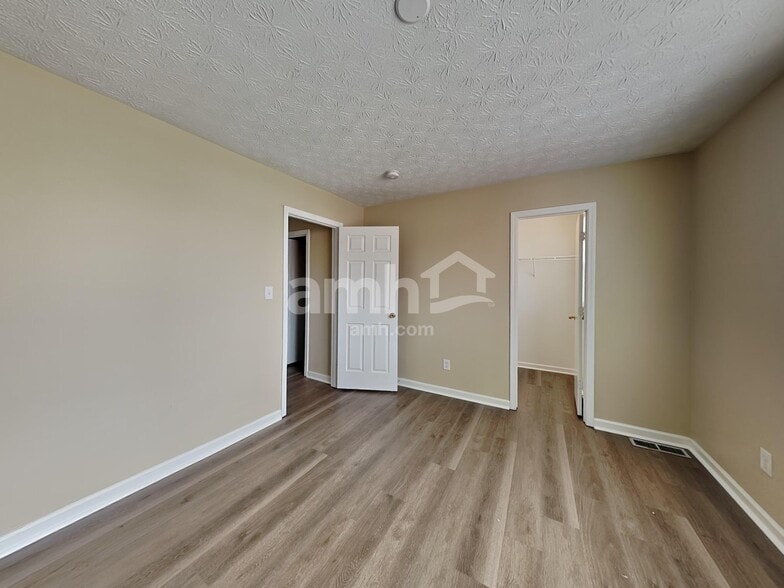 Building Photo - 5705 Valhalla Way