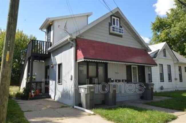 Building Photo - 906 Laurel St