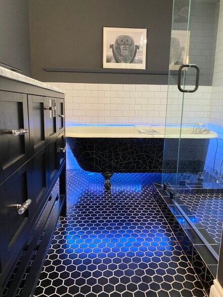 Building Photo - 3925 SE Harold St